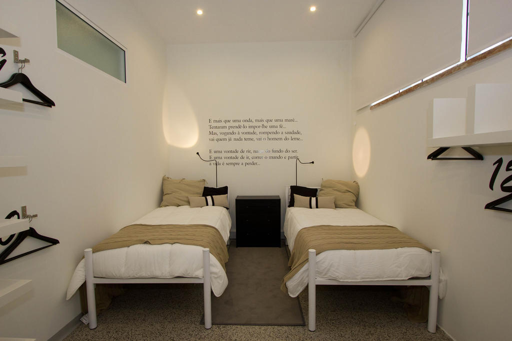 Hotel Turismo do Seculo Estoril Habitación foto A bedroom in the hotel