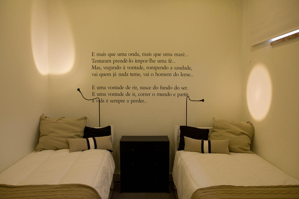 Hotel Turismo do Seculo Estoril Habitación foto A wall decal in a bedroom