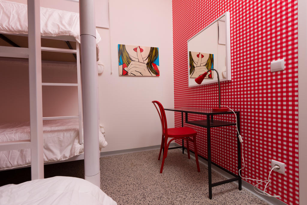 Hotel Turismo do Seculo Estoril Habitación foto A room at the hostel